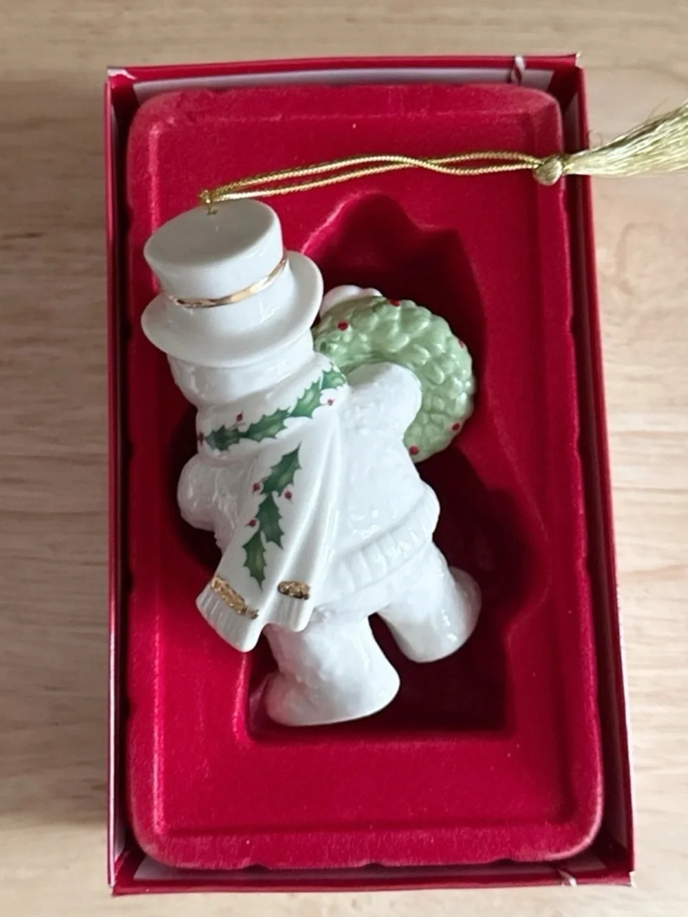 Lenox Holiday Snowman Holding Wreath Fine China Christmas 3” Inch Ornament NIB